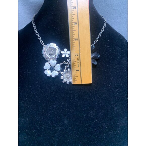 Floral Statement Necklace with Mixed Metal & Crystal Accents - Picture 3 of 9